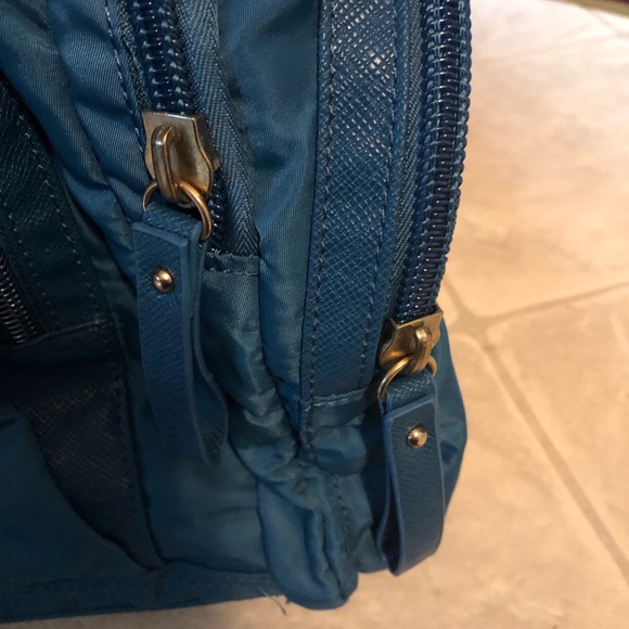 Adrienne Vittadini Teal Weekend Duffle Bag - Picture 8 of 13